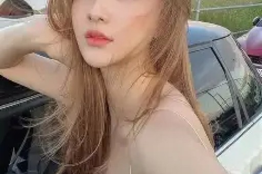 三观炸裂！44岁李小璐五一曝美照网友：像包容成龙一样包容她
