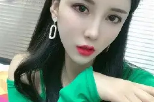 深夜泪诉百万网红出轨事件引爆娱乐圈热议何健麒的人设果然崩塌！